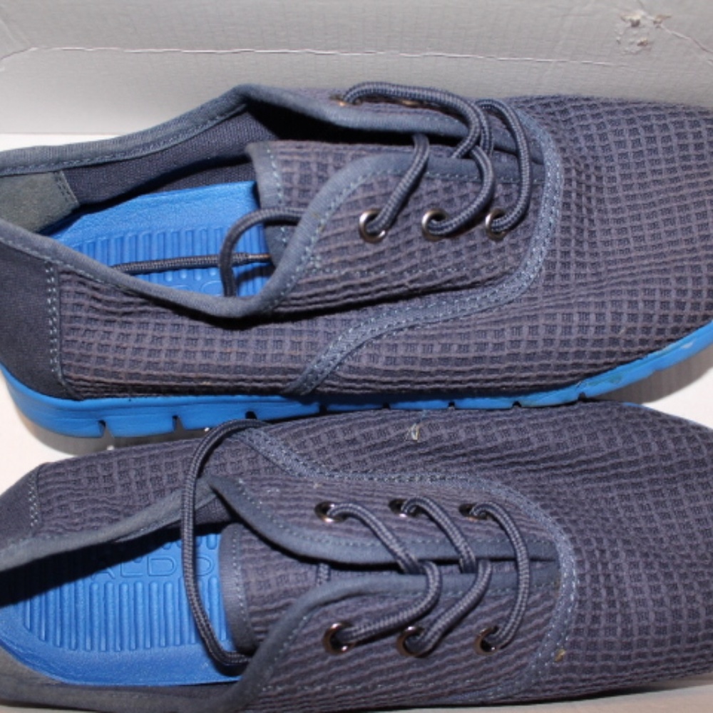 Casual Tennis Shoes